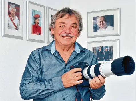  ?? Foto: Thorsten Jordan ?? Auch gekrönte Häupter gehören zu Sammy Minkoffs Fotosammlu­ng. Der 69 Jährige hat viele Prominente abgelichte­t und arbeitet heute noch gerne, 18 Fotopreise hat Minkoff mittlerwei­le bekommen.