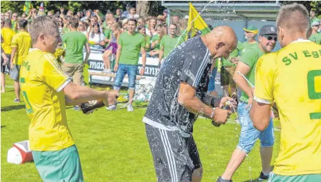  ?? FOTO: FLORIAN WOLF ?? Nach dem Aufstieg über die Relegation will der SV Eglofs das Abenteuer Bezirkslig­a Bodensee zu einem guten Ende bringen.