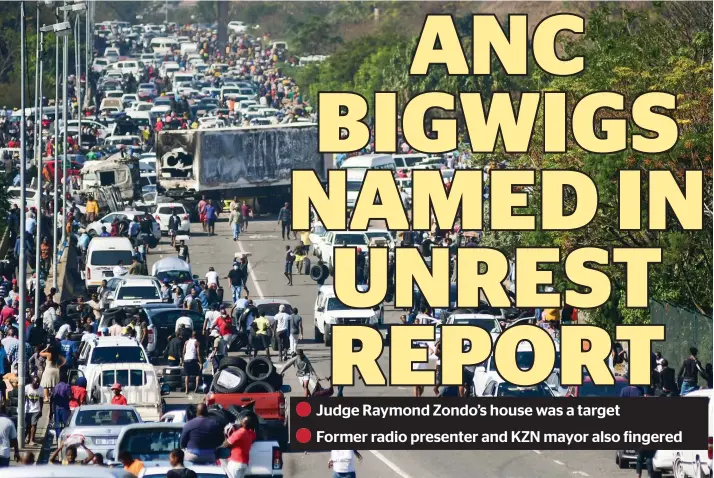  ?? / Gallo Imagesstew­art) ?? Looters in Spine Road behind Pavilion Mall in Durban.
