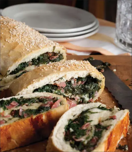  ?? PHOTO BY MARY ANN ESPOSITO ?? Spinach, the star of this Spinach Pizza Roll, is loaded with vitamins and minerals.