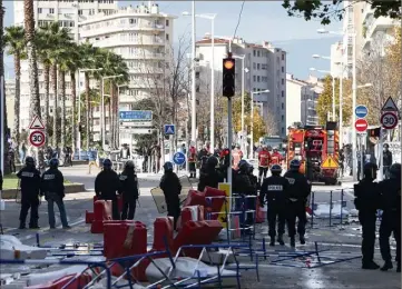  ?? (Photo Luc Boutria) ?? Snapchat, Twitter, Facebook : les appels à manifester dans le Var étaient largement relayés sur Internet.