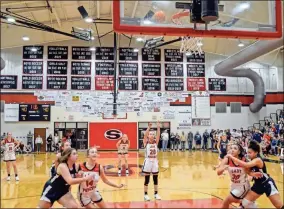  ?? Adam dortch ?? Sonoravill­e freshman Erin Garland makes the game-winning free throw against Coahulla Creek.