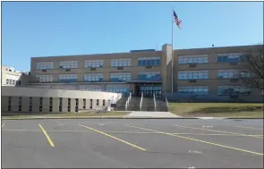  ?? MEDIANEWS GROUP FILE PHOTO ?? Troy High School is located at 1950Burdet­t Ave. in Troy N.Y.