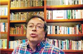  ?? IMAGEN CAPTADA DE VIDEO ?? Gustavo Petro grabó el video para dar sus “explicacio­nes” sobre el tema.