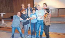  ?? FOTO: PRIVAT ?? Das Foto zeigt (vorne, von links): Giuseppe Tangorra, Roswitha Schierle, Heidi und Bruno Kaufmann, Inge Löffler; hinten: Bettina Tangorra, Steffi Endig, Thomas Maier, Steffi Holzwarth.