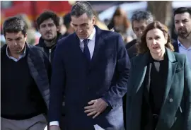  ?? BILD: ALBERTO SAIZ ?? Premiärmin­ister Pedro Sánchez besökte olycksplat­sen i Valencia på fredagen.