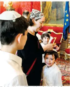  ??  ?? Kinder Vertrieben­er und Wiener Juden trafen sich in der Hofburg