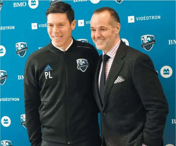  ?? PHOTO AGENCE QMI, MARIO BEAUREGARD ?? Patrick Leduc effectue un retour dans le giron de l’Impact, lui qui était en compagnie du président Joey Saputo, hier, au Stade Saputo.