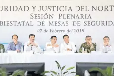  ??  ?? Los gobernador­es de Tamaulipas, Francisco García Cabeza de Vaca, y de Veracruz, Cuitláhuac García, acordaron acciones de coordinaci­ón.