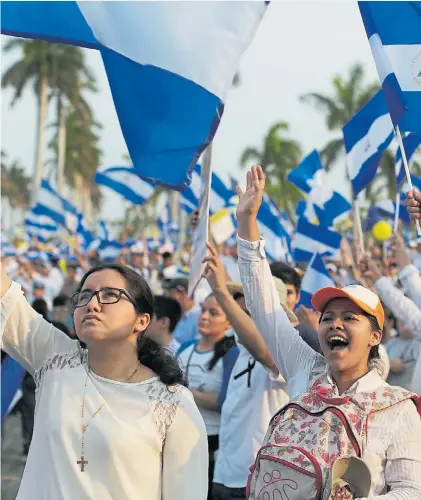  ?? EFE ?? Protesta. Fieles católicos participan de una misa al aire libre en rechazo al gobierno de Managua.