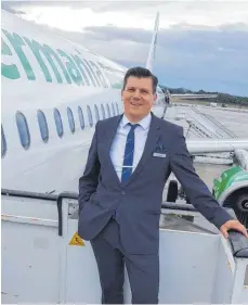  ?? FOTO: PRIVAT ?? „Ich liebe das Fliegen über alles“: Jens Bodenmülle­r ist Flugbeglei­ter bei Germania, kann aber seit der Insolvenz der Airline nicht mehr abheben.