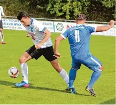  ?? Archivfoto: Baudrexl ?? Tobias Wiesmüller (links) und der SC Griesbecke­rzell setzten sich im Vorjahr zwei mal gegen Daniel Del Mestre und Alsmoos Petersdorf durch.