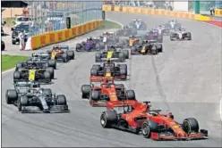  ??  ?? CONTROVERS­IA. La sanción a Vettel sigue generando reacciones.