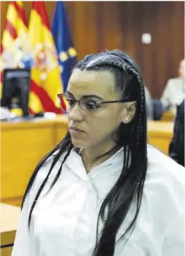  ?? Miguel Ángel Gracia ?? Natalia Chiguachi, ayer, en la Audiencia Provincial de Zaragoza.