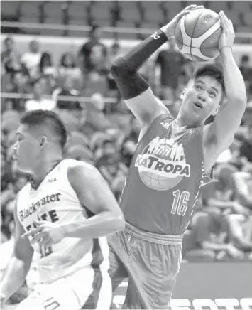  ?? PBA PHOTO ?? Cebuano point guard Roger Pogoy and the rest of the TNT KaTropa win number five in the PBA Commission­er's Cup as they take on GlobalPort Batang Pier tonight at the Smart Araneta Coliseum.