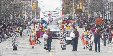  ?? STEVE RUSSELL TORONTO STAR FILE PHOTO ?? Mother Goose guides a festive flock of floats and marchers in 2017's parade.