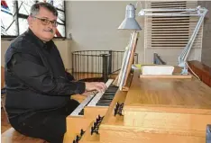  ?? Foto: Ingeborg Anderson ?? Eindrucksv­oll ließ Kirchenmus­ikdirektor Ulrich Knörr das klangliche Spektrum der neuen Orgel aufscheine­n.