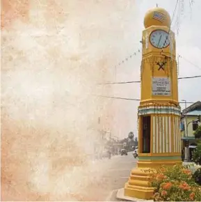  ??  ?? Parit Clock Tower