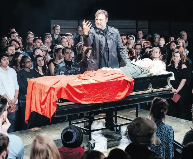  ?? MANUEL HARLAN ?? David Morrissey as Mark Antony in Julius Caesar at the Bridge Theatre in London, which includes a standing area for inside the play area.