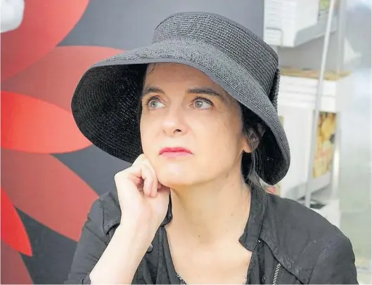  ??  ?? Muchas novelas de Nothomb se parecen a fábulas tradiciona­les, adaptadas al mundo contemporá­neo.