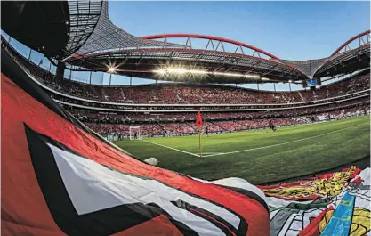  ??  ?? John Textor considera que pode ajudar “a melhorar a capitaliza­ção e as receitas” do Benfica.