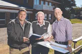  ?? Picture Kevin Farmer ?? NEW PLAN: Glenholme Park board members (from left) Stephen Betros, Garth Perkins and Andrew Fox have teamed up with FKG Group to subdivide and sell part of the land.