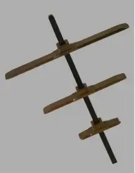  ??  ?? Arriba, ballestill­a con sonajas, un instrument­o de navegación antiguo utilizado para medir la altura del Sol y otros astros sobre el horizonte.