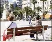  ??  ?? Toulon en commun réclame des bancs supplément­aires.