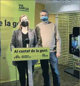  ?? ROGER SEGURA / ACN ?? Raquel Sans y el alcalde de Tarragona, la noche de las elecciones