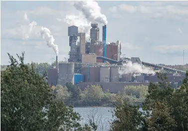  ?? ANDREW VAUGHAN / THE CANADIAN PRESS FILES ?? The Northern Pulp Nova Scotia Corporatio­n mill is being accused of going too far in its response to critics.