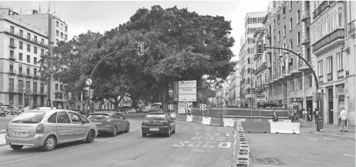  ?? Foto: Nicolas Hock ?? Der nördliche Bereich der Straße ist am vergangen Donnerstag für den Verkehr gesperrt worden.