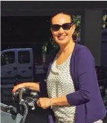  ??  ?? PASSIONE BIKE
Da sinistra nella pagina accanto, Miria Celano, la nostra protagonis­ta, bolognese di 44 anni, in vacanza in Messico. Insieme a Sara, l’amica che le ha insegnato ad andare in bici, al Bike Pride 2016 di Bologna. Poi, sempre con Sara, in...