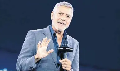  ?? APA ?? Nonchalant, kritisch und direkt: George Clooney kam, redete und wurde in Wien bejubelt