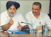  ?? PARDEEP PANDIT/HT ?? SAD president Sukhbir Singh Badal and Punjab BJP chief Vijay Sampla at a joint core committee meet in Jalandhar.