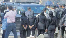  ?? AP ?? Former Pakistan premier Nawaz Sharif’s daughter Maryam Nawaz arrives at an antigraft court in Islamabad on Monday.