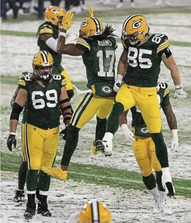  ?? Foto: AFP ?? Davante Adams (17) und die Green Bay Packers freuen sich auf die Play-offs.