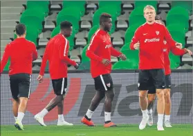  ??  ?? Los jugadores del Sevilla entrenaron ayer en el estadio del Krasnodar