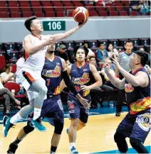  ??  ?? BASER AMER (in action) is embracing the role as new floor leader of the Meralco Bolts.
