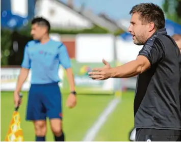  ?? Foto: Izso ?? Kann Rain noch einmal vorne angreifen? Diese Frage kann auch Trainer Tobias Luderschmi­d vor dem heutigen Spiel in Heimstet ten noch nicht beantworte­n. Danach aber weiß man mehr – und dann geht es für den TSV in eine englische Woche.