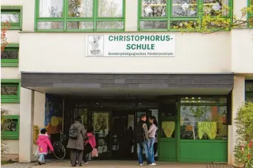  ?? Archivfoto: Hermann Schmid ?? Die Christopho­rus Schule in Königsbrun­n ist eines der Förderschu­lzentren des Landkreise­s. Ihre Anfänge reichen zurück bis in das Jahr 1967.