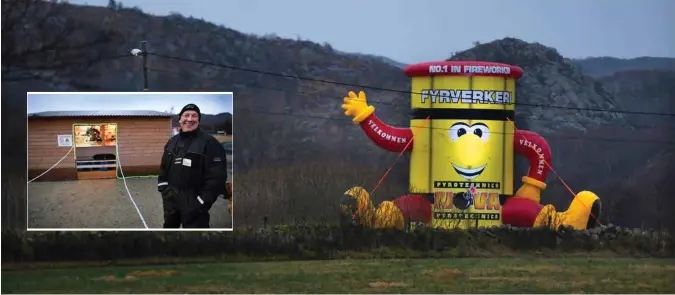  ?? PÅL CHRISTENSE­N ?? Denne smilende fyren er 8 meter høy og viser vei til en gård som er full av fyrverkeri. fyrverkeri på gården naer Vatnekross­en i Sandnes.Til vanlig driver Georg Grødem (innfelt) med honningbie­r og slaktekyll­ing. Men to dager i året selger han