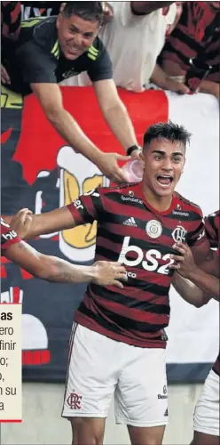  ??  ?? Reinier, felicitado por sus compañeros, celebra un gol con el Flamengo.