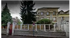  ??  ?? La caserne de la gendarmeri­e de Mantes-la-Jolie (image Google Map).