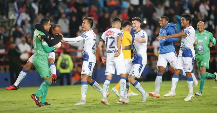  ?? JORGE SÁNCHEZ ?? Un emocionant­e juego el que se vivió la noche del miércoles en el Estadio Hidalgo, con triunfo para los locales.