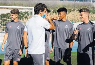  ??  ?? Raúl, en una foto de archivo, comenzará a preparar con los jugadores del Castilla la próxima temporada.