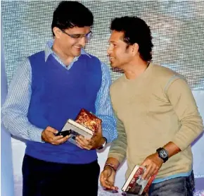  ??  ?? Sachin Tendulkar (right) bagged the Kochi franchise, while Sourav Ganguly (left) won the bid for Kolkata.