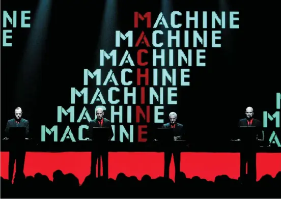  ?? Bild: Jürg Müller ?? Kraftwerk under en konsert i schweizisk­a Bern 2004, med Florian schneider längst till höger.