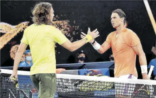  ?? // AFP ?? Nadal cayó a manos de Tsitsipas en un partido apasionant­e convertido en cuatro horas de auténtico recital