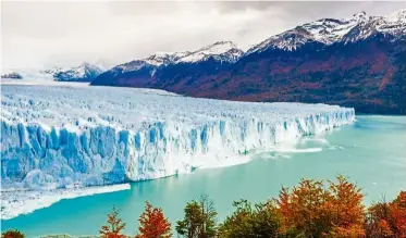  ??  ?? Be awed by the spectacula­r sight of the Patagonia glacier.