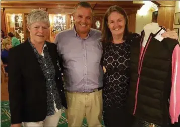  ??  ?? Tuesday’s competitio­n winner in Courtown from the event sponsored by club profession­al John Coone (from left): lady Vice-Captain Laura Funge, club profession­al John Coone and winner Catherine Quinn.